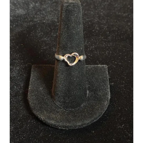 Costume silver plate open heart ring size 7.5 - Image 2