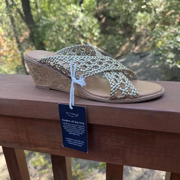 André Assous Bryana Woven‎ Wedge Sandals Gold Size 9.5 Women Featherweights - Image 12