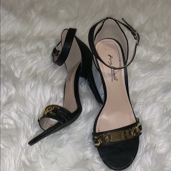 Black pumps Size 7.5 - Image 2