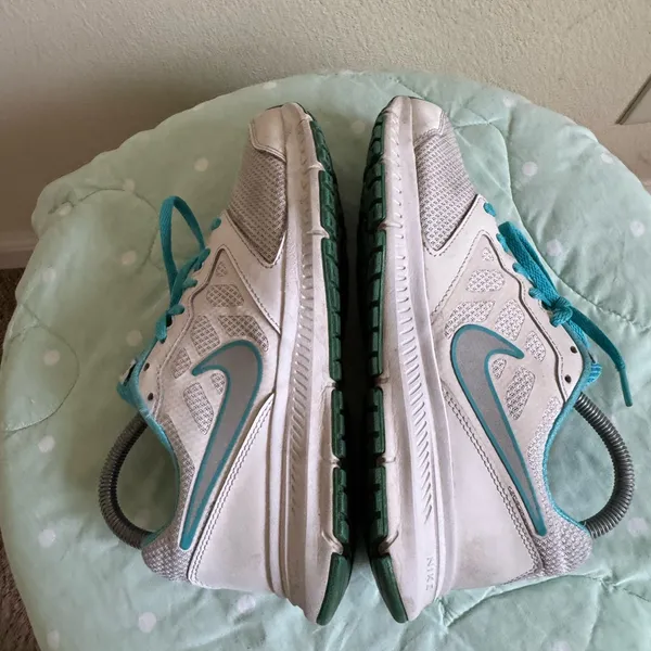 Nike Downshifter White and Teal Running Shoes Womens size 8 - Image 2