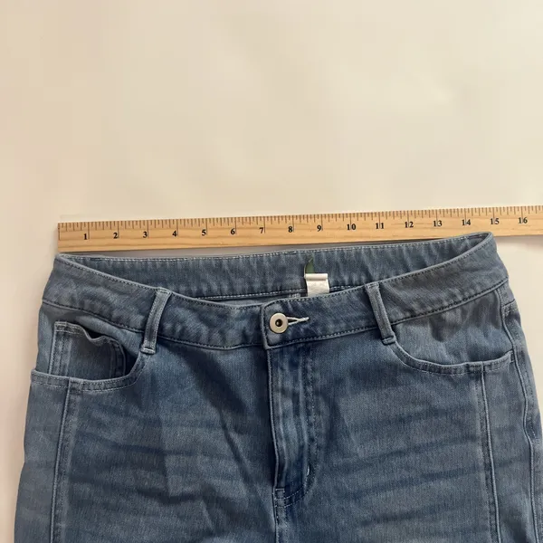 Halara Large Petite Tapered Leg Jeans Light Wash Zip Fly Stretch - Image 8