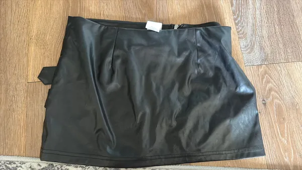 SheIn Mini leather skirt - Image 3