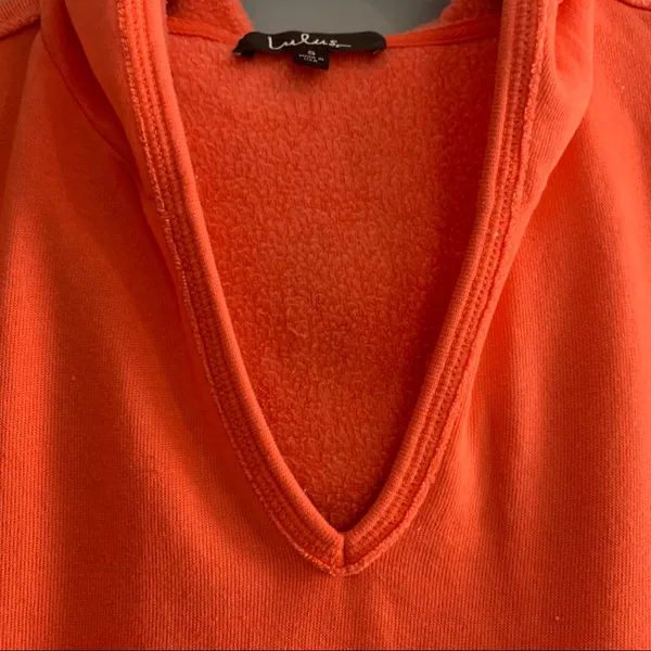 Lulus V-Neck Pullover Hoodie Sweatshirt NWT Size Small - Image 5