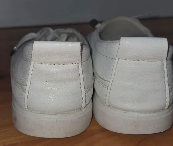 White Casual Sneakers Lace-Up Women's Shoes - Image 3