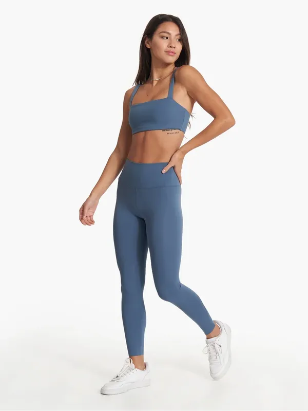Vuori Evolve Square Neck Sports Bra – Pool Blue – M - Image 4