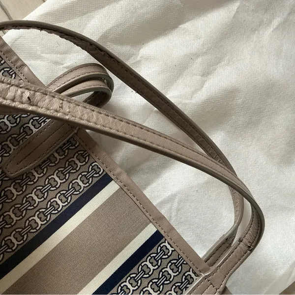 Tory Burch Gemini link large tote in grey coated canvas travel casual handbag - Image 12