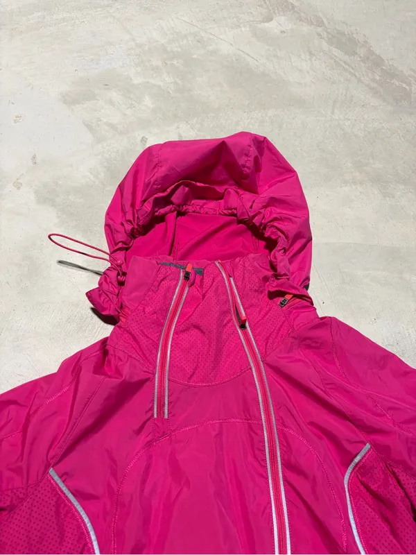 Lululemon run inspire jacket Women’s Pink Hooded Windbreaker Jacket 4 - Image 3