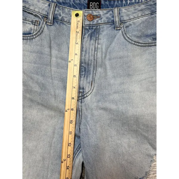 BDG Urban Outfitters High Rise Mom Jeans Light Wash Distressed Size 28 Baggy Y2K - Image 7