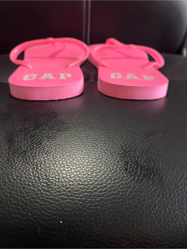 GAP Women's Hot Pink T-Strap Flip Flop Sandals size 9 - Image 3