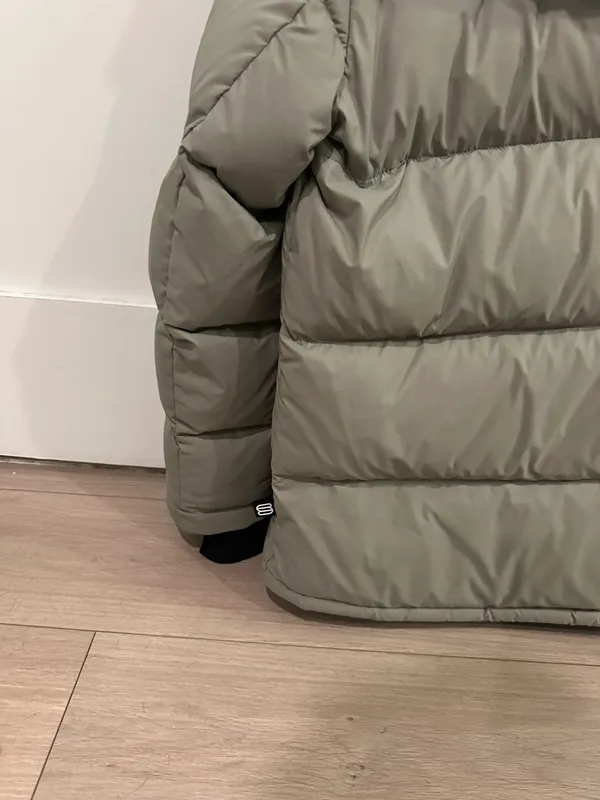 Aritzia The Super Puff - Image 5