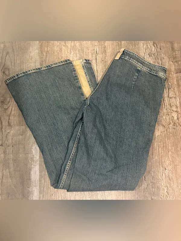 NWT Urban Outfitters Wide-Leg Jeans in Dark Wash with Tan Inset - Image 4