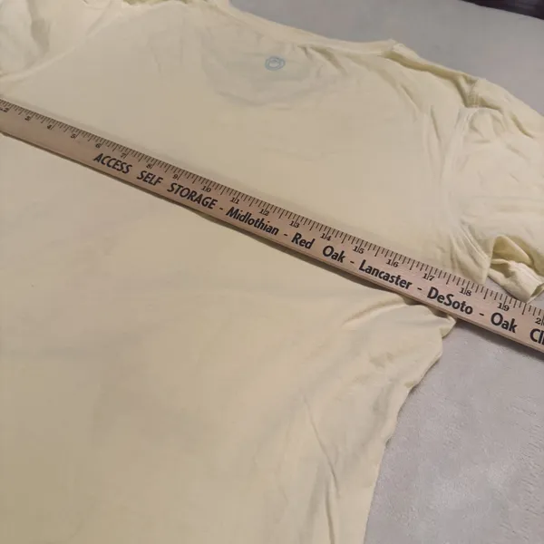 Life Is Good Crusher T-Shirt Womens M Simplify Yellow short Sleeve beach chair - Image 7