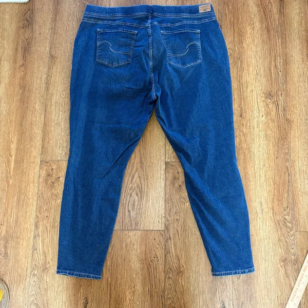 Signature by‎ Levi Strauss Gold Totally Shaping Pull-On Skinny Jeans Blue 37x30 - Image 2