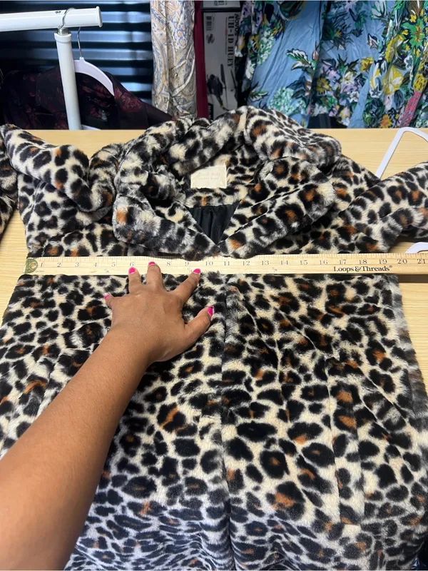 Altar’d State Leopard Print Faux Fur Coat Size Small Mob Wife - Image 14