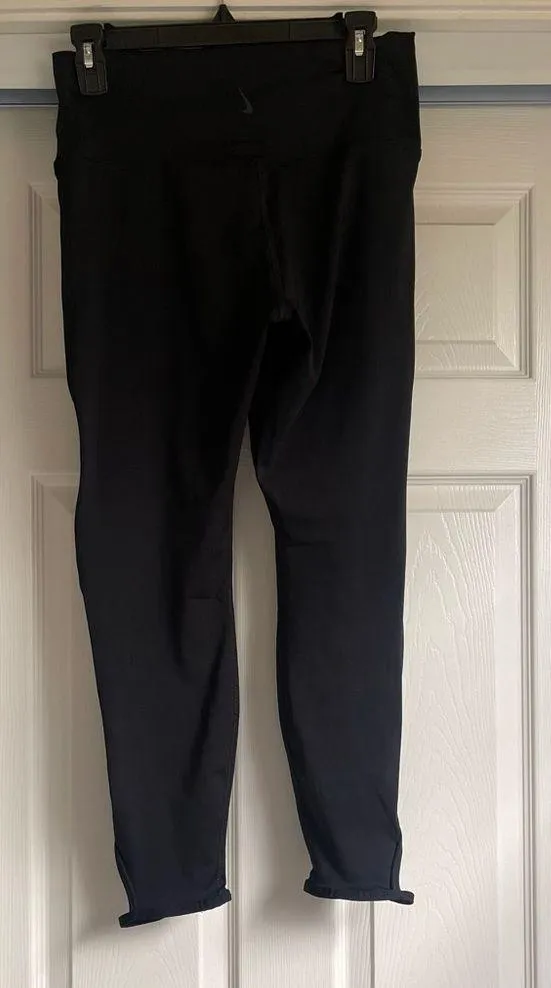 Nike Yoga Leggings - Image 3