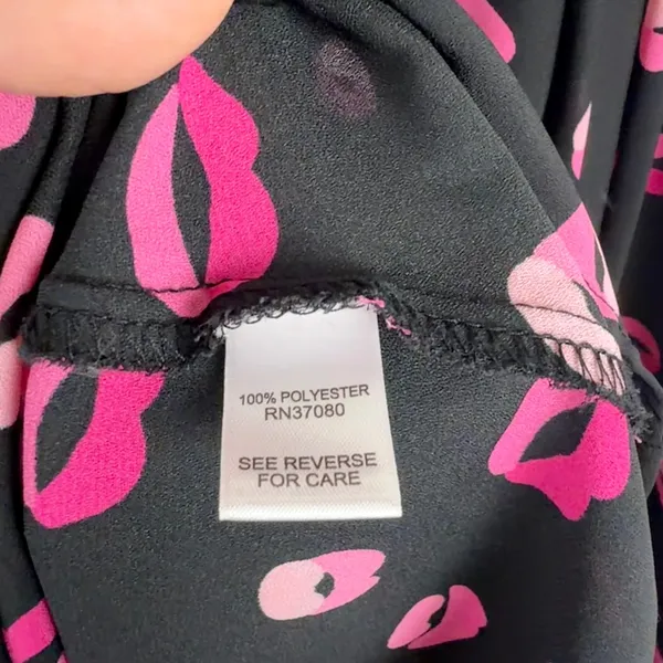 Cato Black‎ Pink Lip Print Blouse Size 26/28W Ruched Lightweight Valentines Cute - Image 6