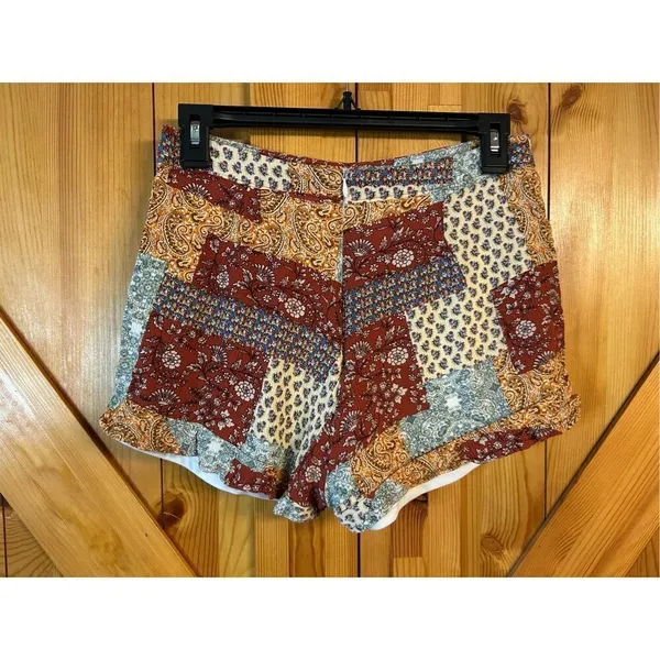 Altar’d State Women’s Dressy Shorts Lined Size Small (8346) boho - Image 2