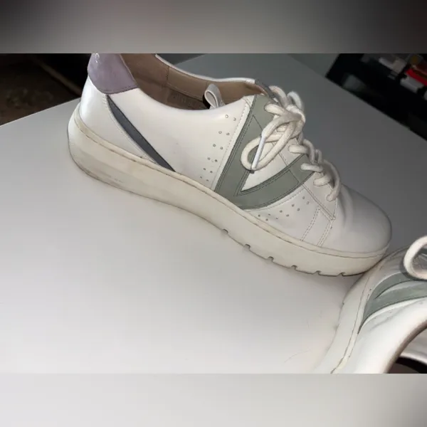 Vionic Women's‎ Simasa Abyss White Leather Multicolor Detail Sneakers Size 8 - Image 5