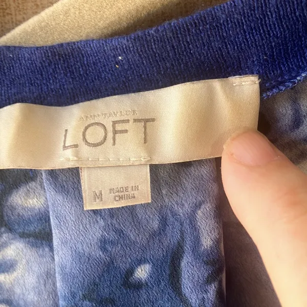 FINAL MARKDOWN LOFT Blue Patterned Cardigan medium - Image 3