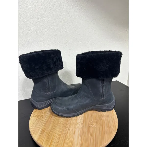 UGG Australia Boots Women's‎ 7 Black Sheepskin Leather Waterproof Shearling 1903 - Image 9
