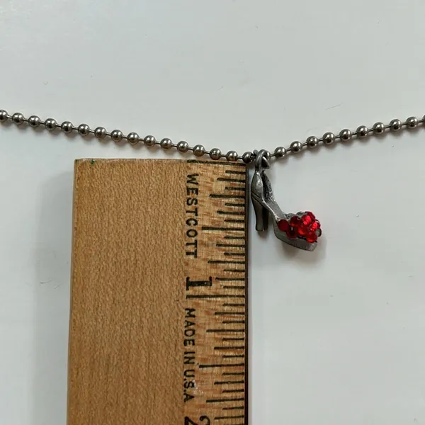 Red sparkly bling platform heel shoe necklace silver tone chain - Image 9