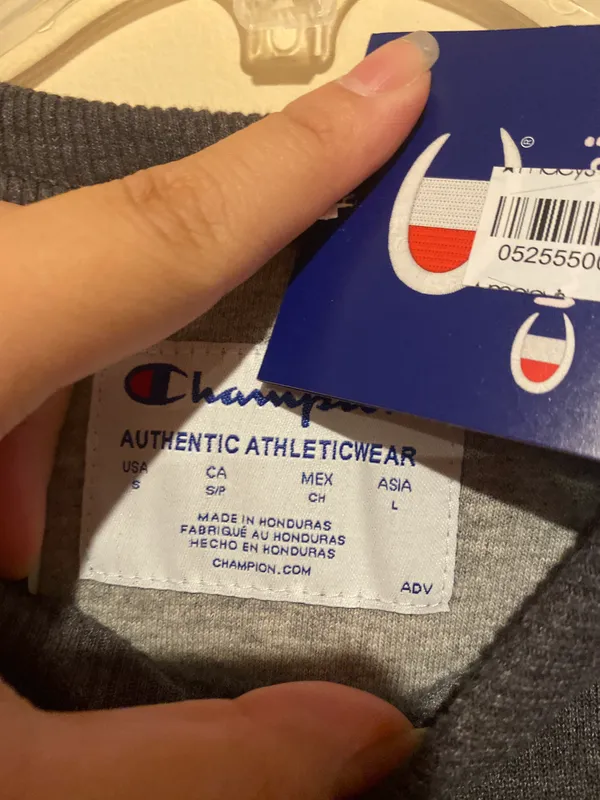 Champion Crewneck - Image 4
