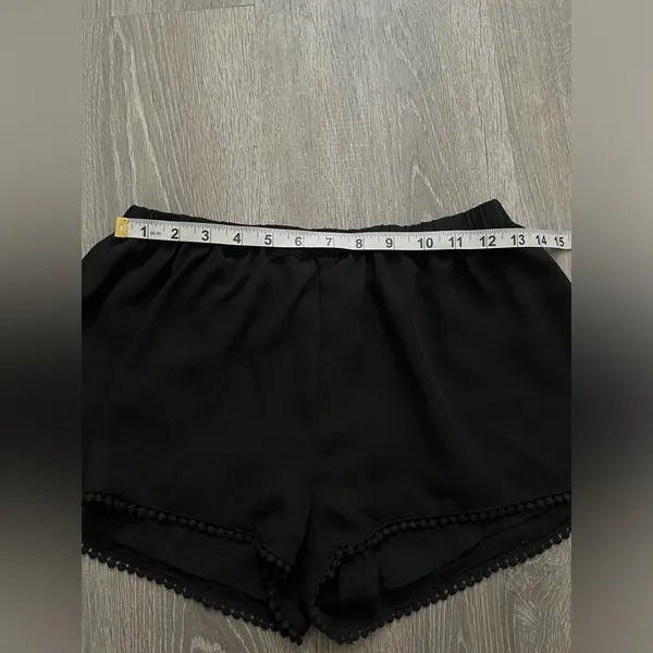 Brandy Melville Leticia Black Lace Trim Flowy Shorts One Size Elastic Waist - Image 6