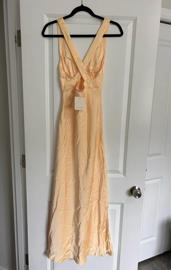 New Showpo Khalani Maxi Dress Deep V Neck Satin Slip Dress Size Small MSRP $129 - Image 8