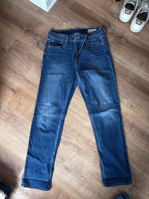 Gap 90s High-Rise Straight Leg Jeans - Image 2