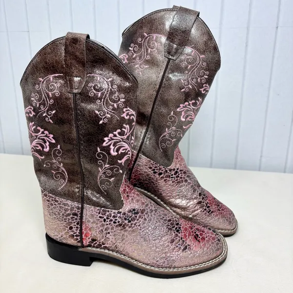 Shyanne Faux Leather Western‎ Boots - Square Toe size Size 5 - Image 2