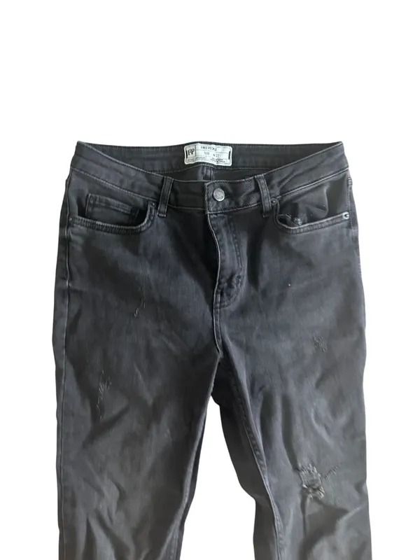 FREE PEOPLE Black Frayed Cigarette Ankle Jeans Size 27 - Image 6