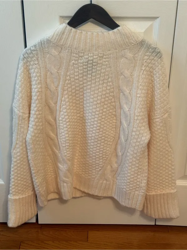 Abercrombie & Fitch Cable Knit Button Up Cardigan in Cream - Image 3