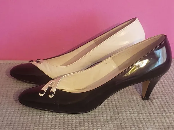 Vintage De Liso 2.5 inch Black and white Heels size 8 - Image 2