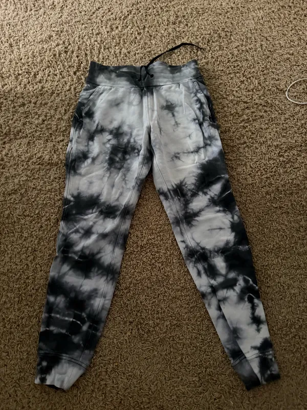 Lululemon joggers - Image 5