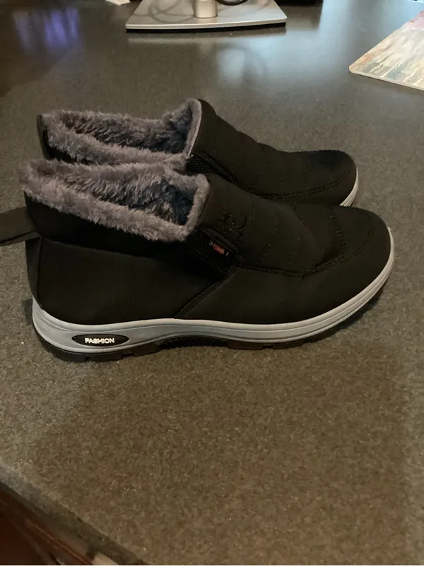 Womens Black Fleece-Lined Slip-On Shoes - Image 2