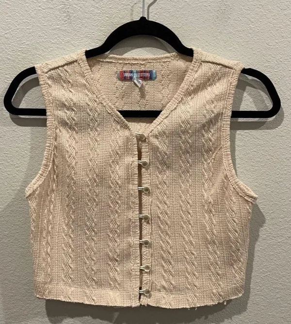 Urban Outfitters Cinzia Textured Buttons Down Sleeveless Beige Top - Image 2