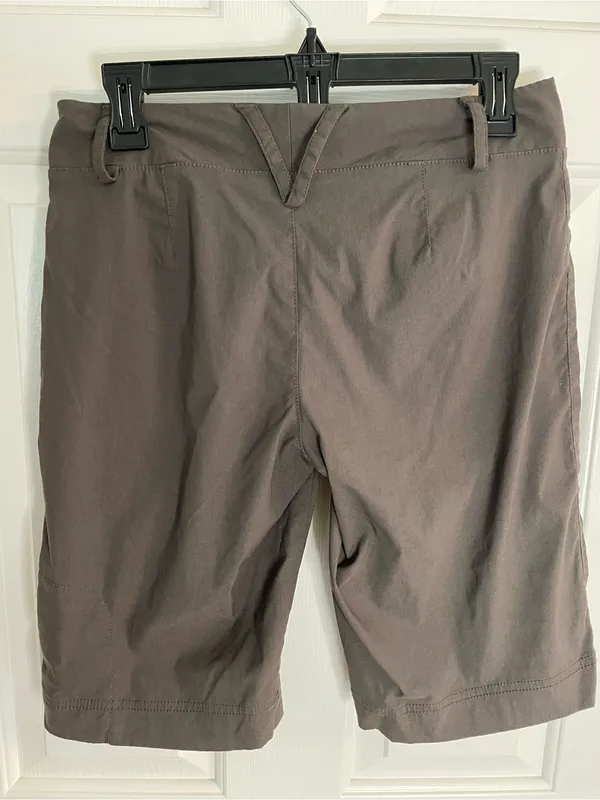 Athleta Olive Taupe Women’s Stretch Bermuda Shorts Size 4 - Image 7
