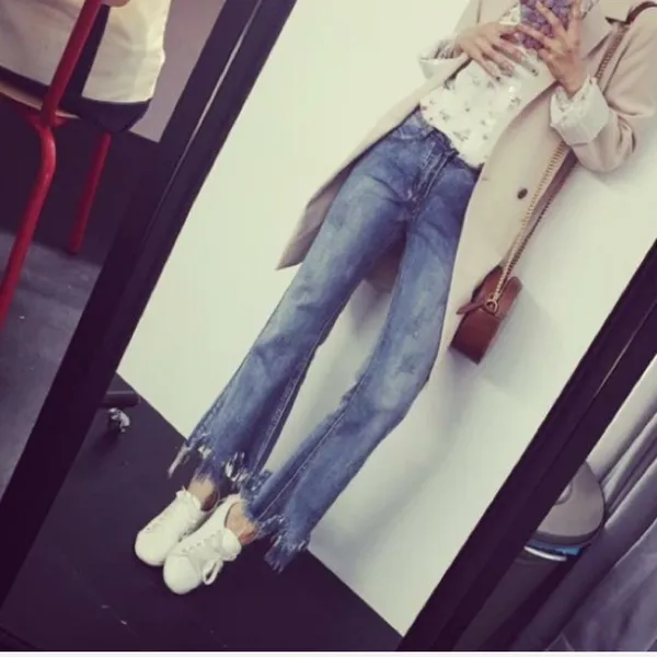 Bell leg fringe edge cropped washed denim - Image 6