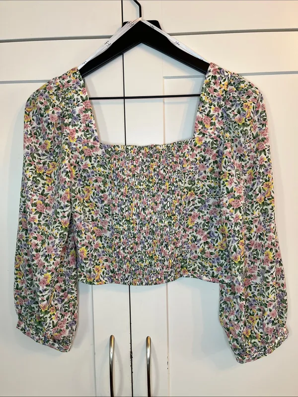 Lulu's Even Sweeter Floral Cropped Blouse with Puff Sleeves - Size Medium - Image 12