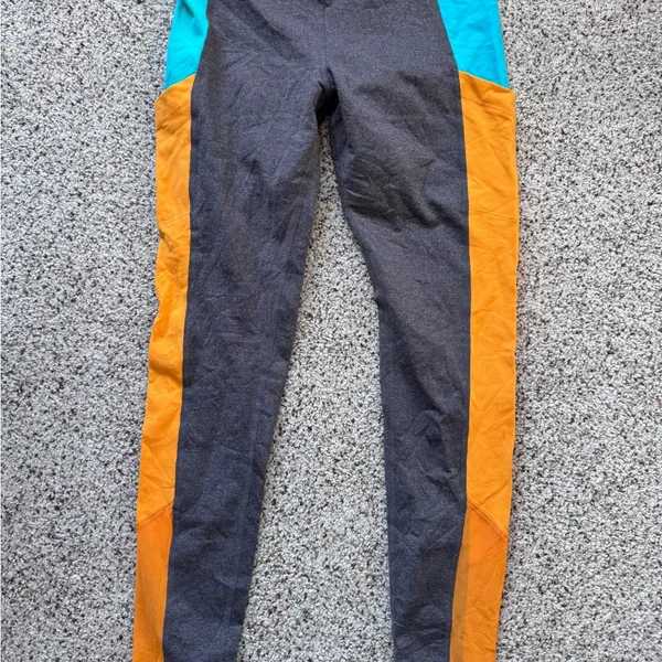 Alo Yoga‎ Ascendant Legging in Colorblock Stormy Heather/Aqua/Flame Small/Medium - Image 2