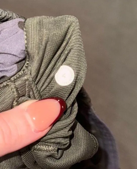 Lululemon Hotty Hot Shorts 4” - Image 3