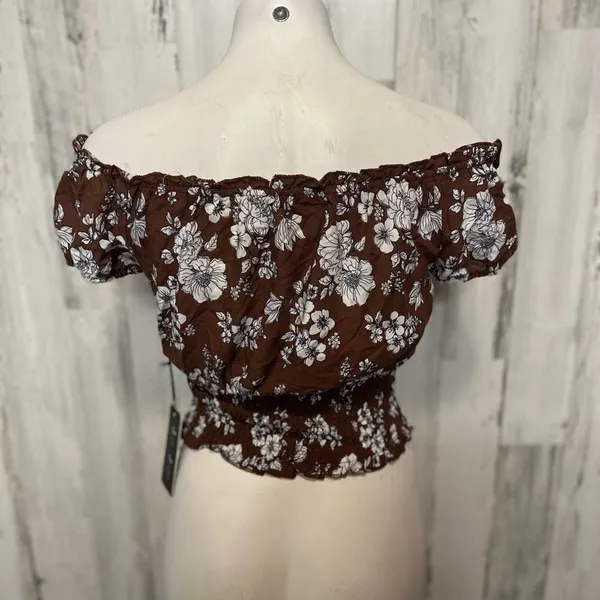 J for justify Brown top off the shoulders - Image 3