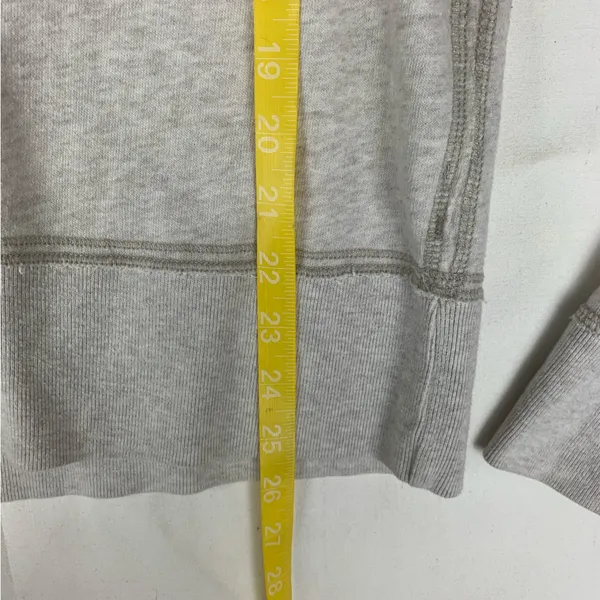 Hollister size medium Light Gray deep v V-Neck lightweight y2k sweatshirt - Image 8