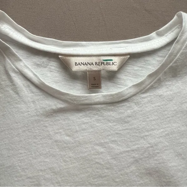 White Banana Republic Sleeveless Shirt - Image 3
