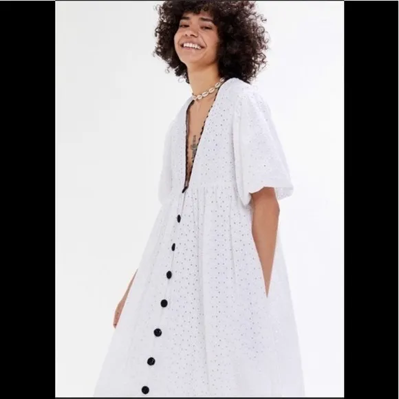 Urban Outfitters Eyelet Dress Women Small White Boho Crochet Button Midi Dress‎ - Image 4