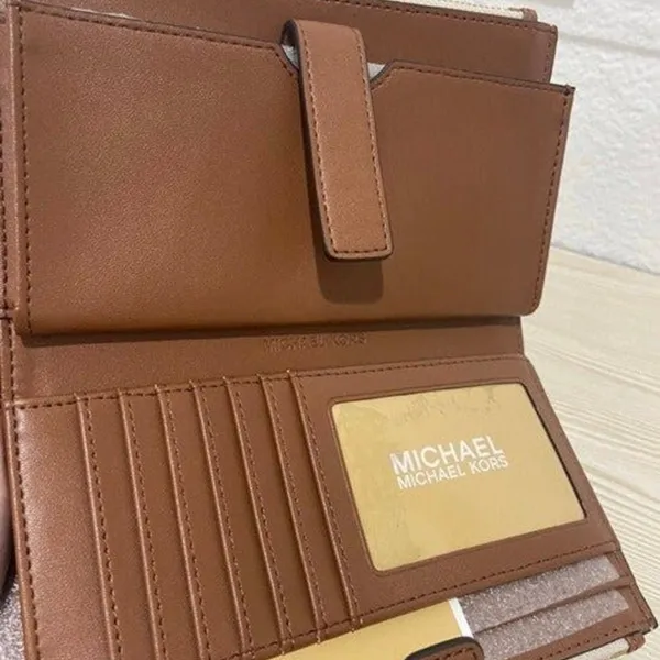 Michael Kors Vanilla Double Zip Wristlet Wallet Phone Purse - Image 8