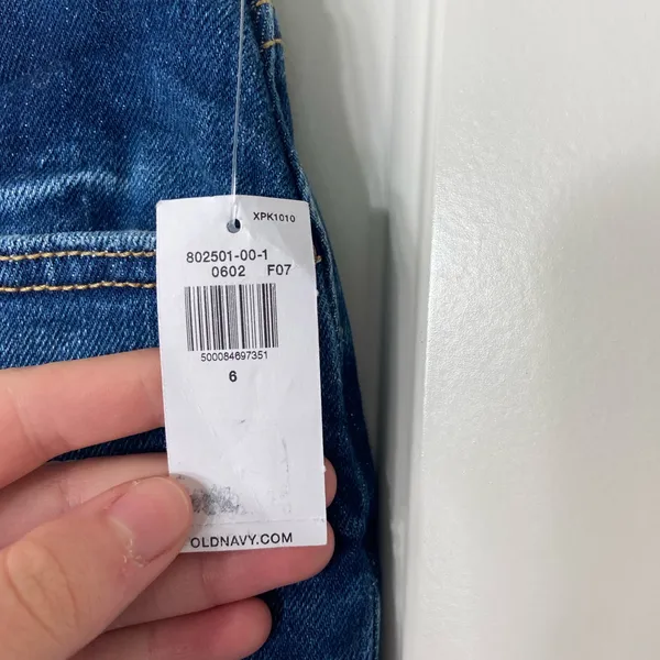 NEW Old Navy women’s extra high-rise curvy sky-hi‎ straight medium wash jeans 6 - Image 2