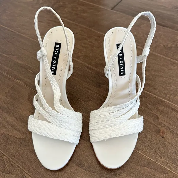 Alice + Olivia Fanniey Strappy Raffia Heeled Sandals - Image 4
