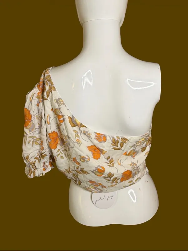 Petal & Pup One-Shoulder Floral Crop Top in Cream and Orange - Image 5