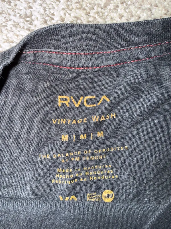 RVCA Hawaii Crop Short Sleeve T-Shirt Vintage Wash Black Size Medium - Image 3